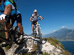 Cykling og mountainbike i Pyrenæerne, i nærheden af Barcelona, Spanien