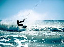 Prøv kiting i Barcelona og Costa Brava, Spanien